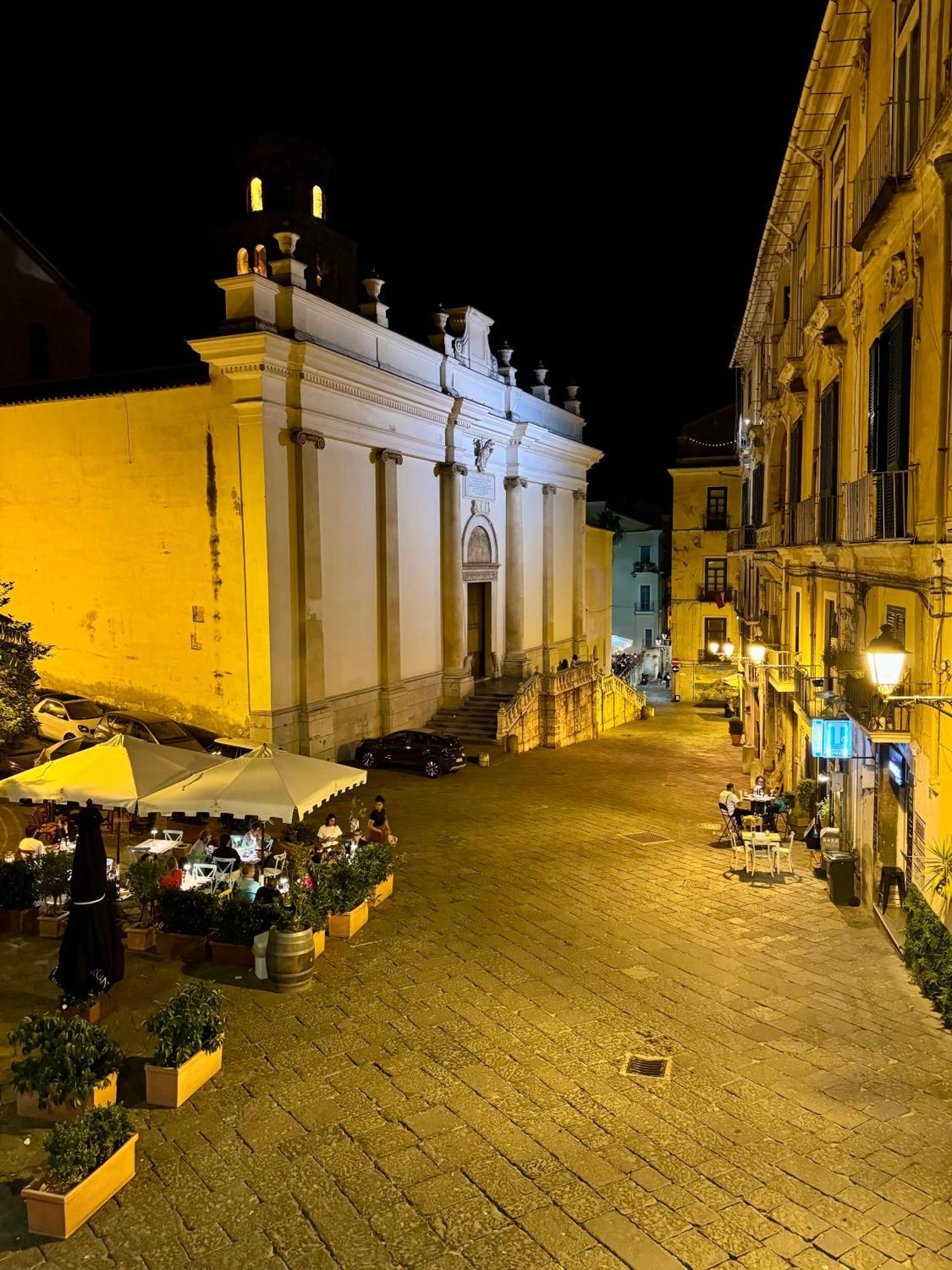 Hotel Residenza D'Artista Al Duomo1 Salerno Esterno foto